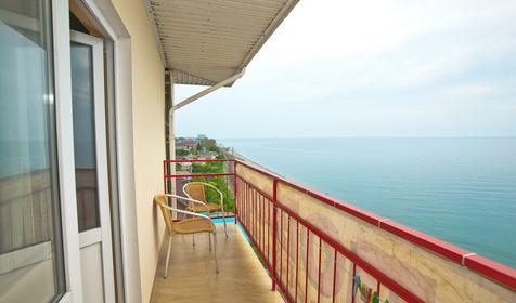 Балкон. Двухкомнатный ПК с видом на море и балконом. Гостиница Александрия, г. Сочи, п. Лазаревское