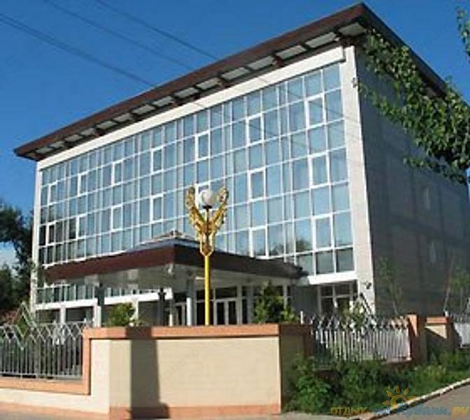 Гостиница белый лотос элиста. Отель белый лотос элиста. Тц белый лотос элиста. Хонинова, 7, элиста. Гостиница лотос элиста.