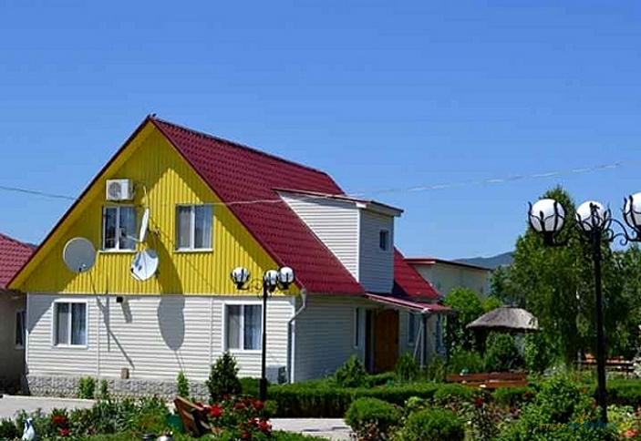 Кемпинг Уют. Республика Крым, г. Севастополь, п. Орлиное