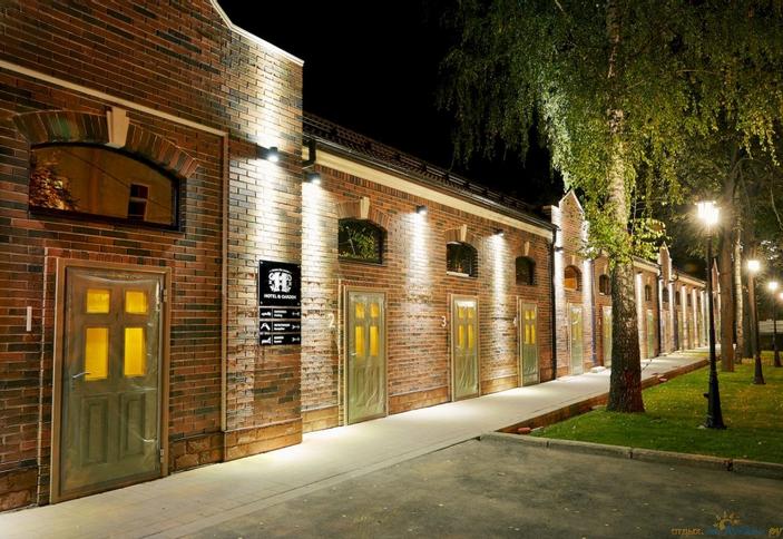 11 Hotel & Garden
