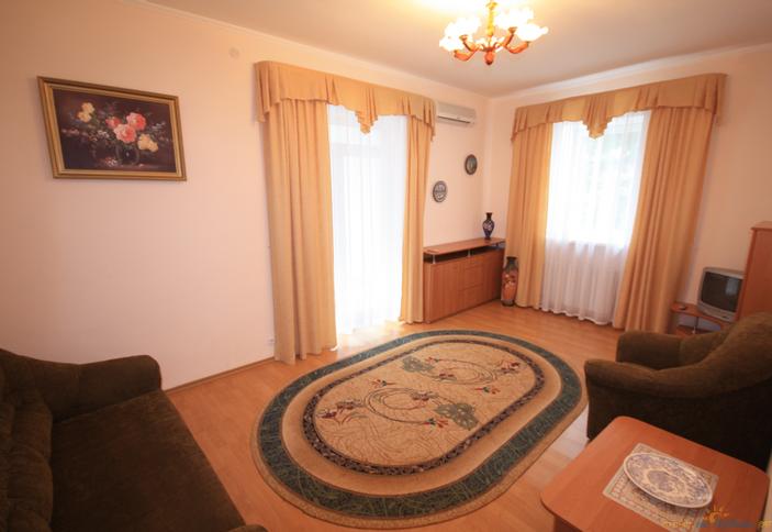 Гостиный дом на ул. Победы 12. г. Алушта, п. Партенит