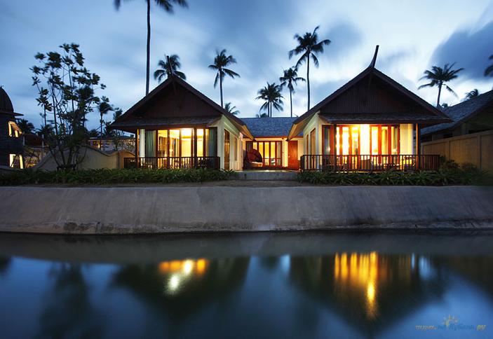 Beach front pool villas