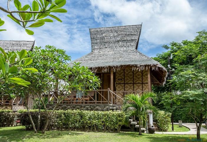 Отель Phi Phi Island Village Beach Resort, острова Пхи Пхи, Таиланд
