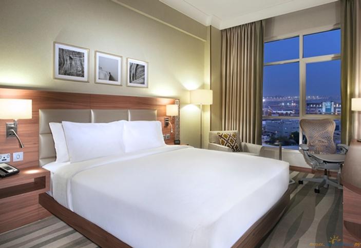Отель Hilton Garden Inn Dubai Al Muraqabat, Дубай, ОАЭ