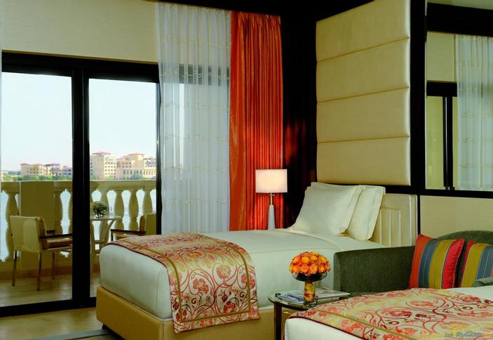 Ritz-Carlton Abu Dhabi, Абу-Даби