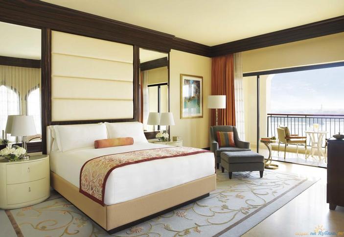 Ritz-Carlton Abu Dhabi, Абу-Даби