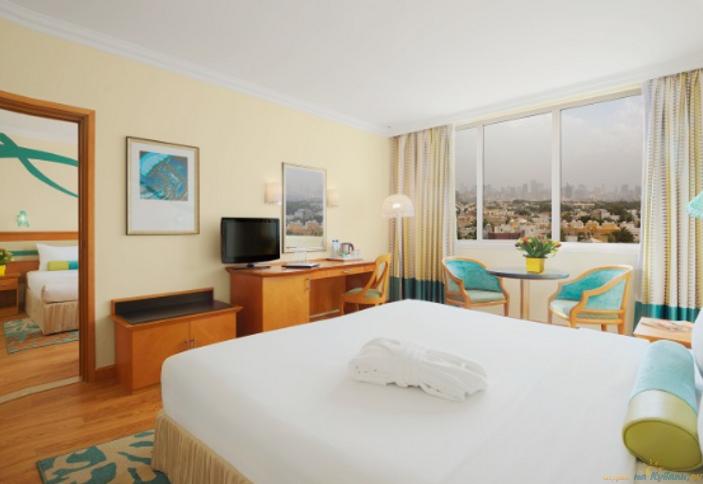 Отель Coral Beach Resort Sharjah