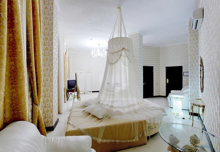 Романтический номер. Отель Атриум-Виктория, Республика Абхазия, Сухум