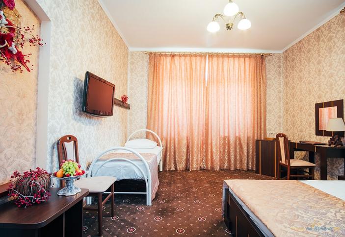 Делюкс трехместный. Отель Reiss (Райс). Крым, Феодосия