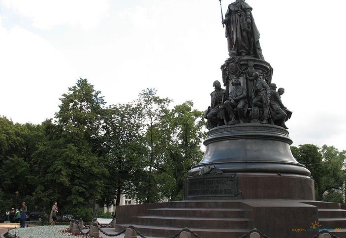 Памятник Екатерине II