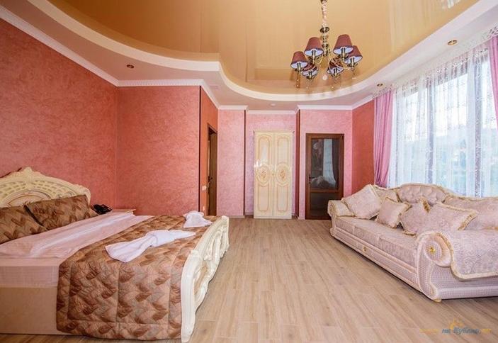 Полулюкс. VK Hotel Royal (ВК Отель Роял). Крым, Алушта