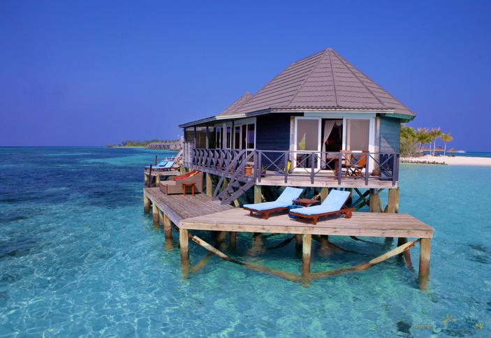 Sangu Water Villa Honeymoon Suite