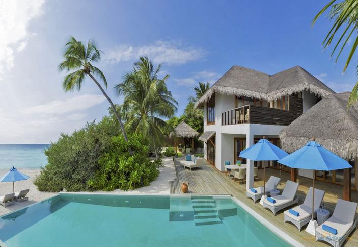 Three Bedroom Beach Residence With Pool