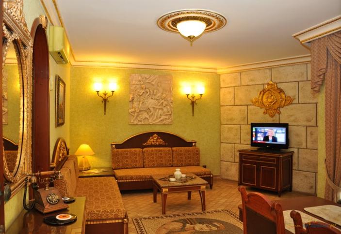 Deluxe Family Room
