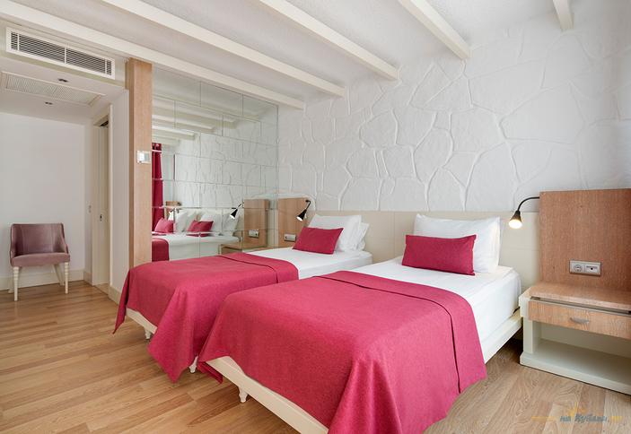 Standard Room Land View with Balcony