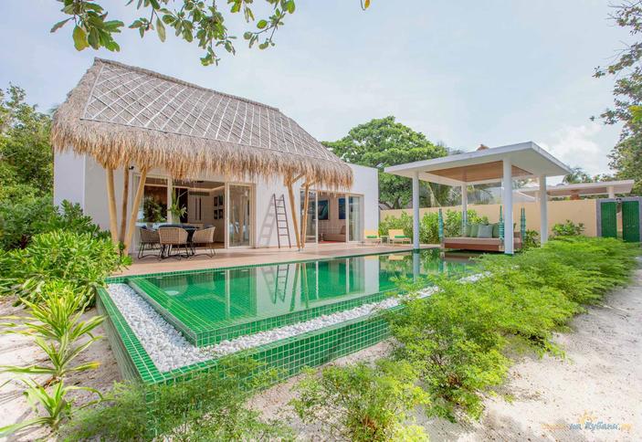 Superior Beach Villa with Pool