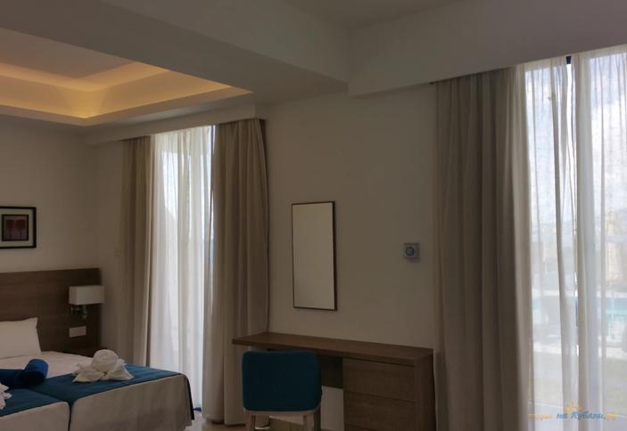 Studio Suite Inland View
