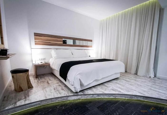 Superior Room Front Sea View with Balcony