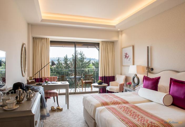 Deluxe Bedroom with Inland View