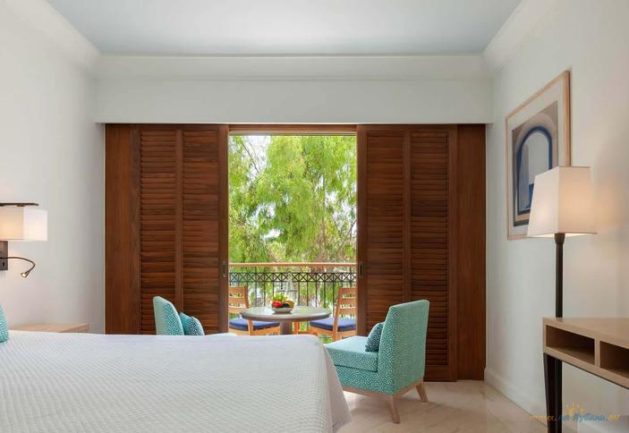 Standard Side Sea View Room