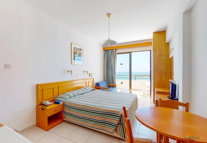 Studio Limited Side Sea View