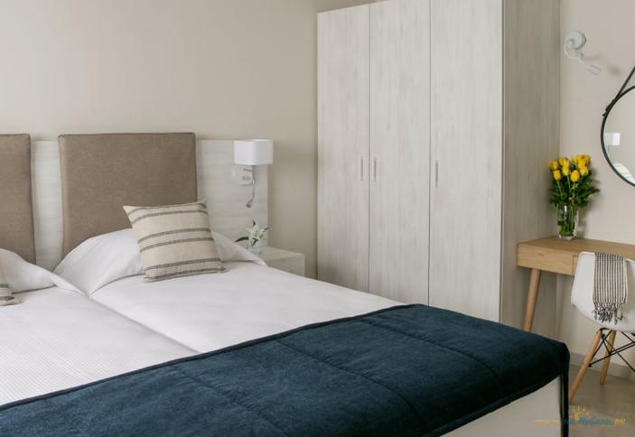 One Bedroom Suite Inland View
