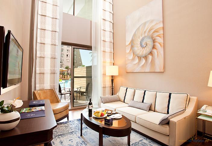Doublex Swim Up Suite