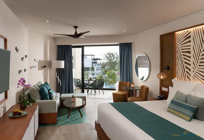 Junior Suite Pool View