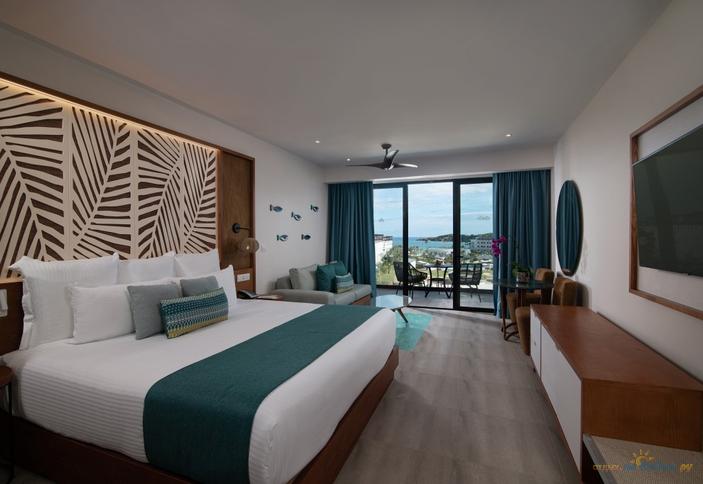 Preferred Club Junior Suite Partial Ocean View