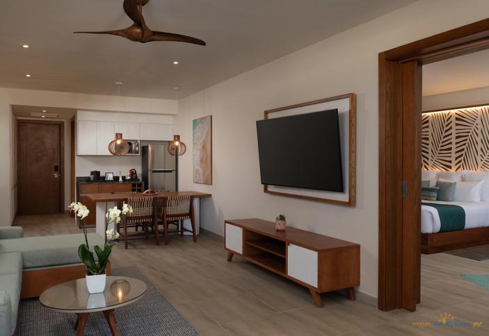 Preferred Club Master Suite Swim Out Ocean Front