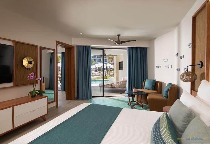 Preferred Club Master Suite Swim-Out