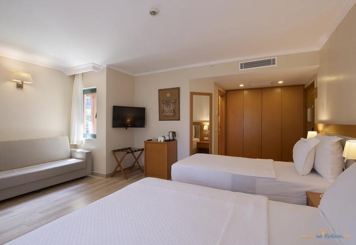 Hotel Family Room