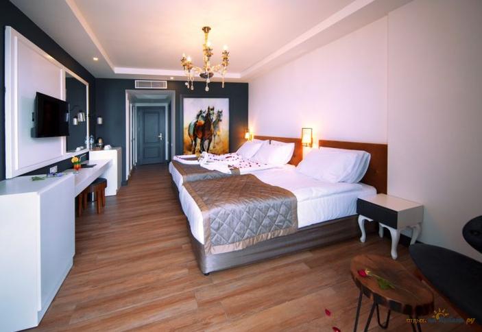 Standard Room Side Sea View