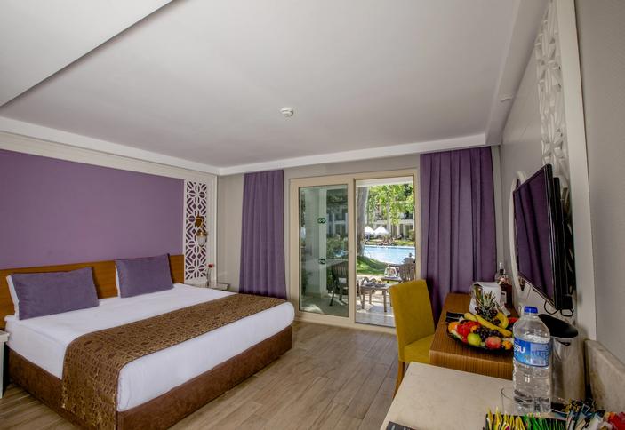 Lagoon Room
