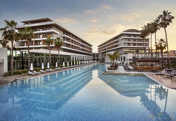Acanthus&Cennet Barut Collection