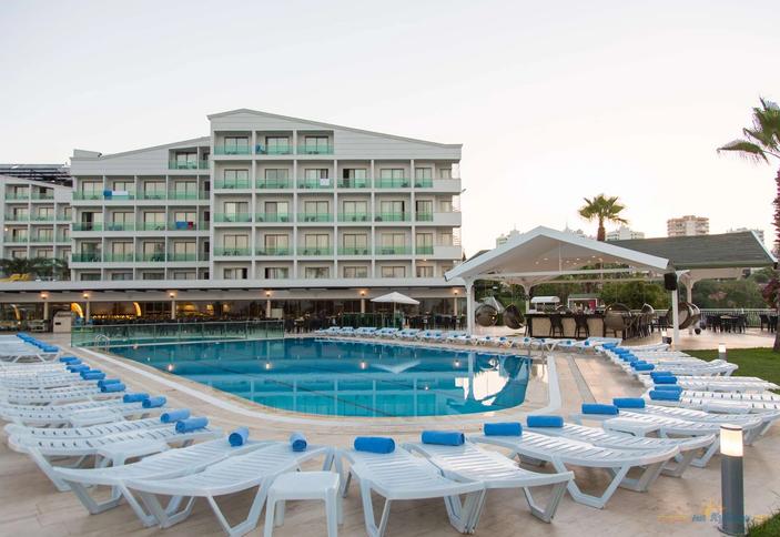 Falcon Hotel