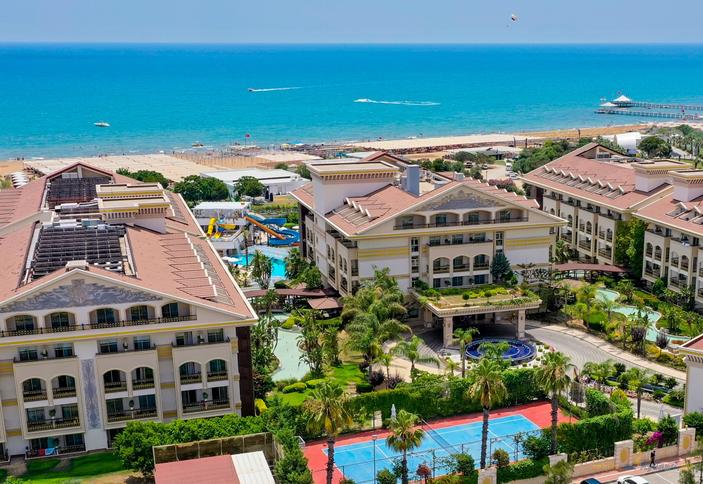 Crystal Palace Luxury Resort&Spa