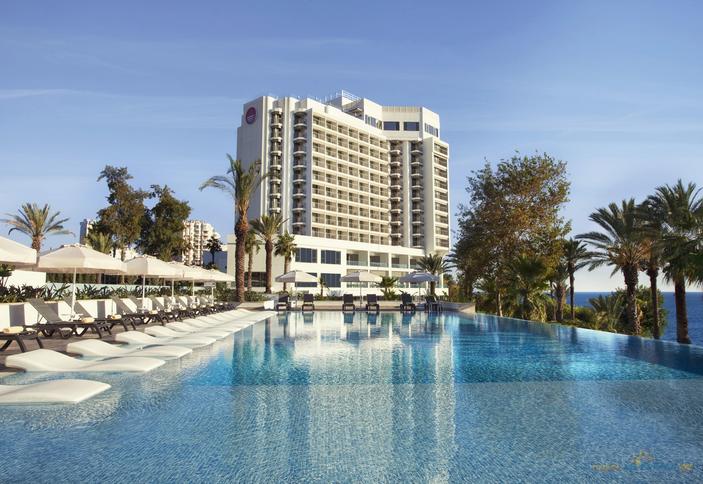 Akra Hotel