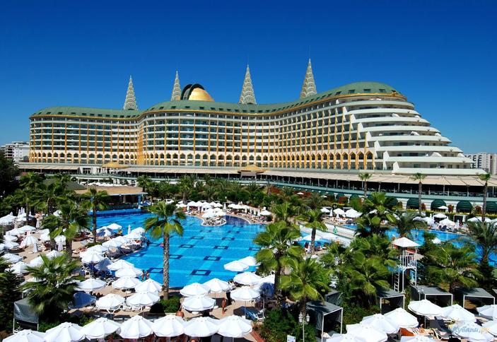 Delphin Imperial Lara