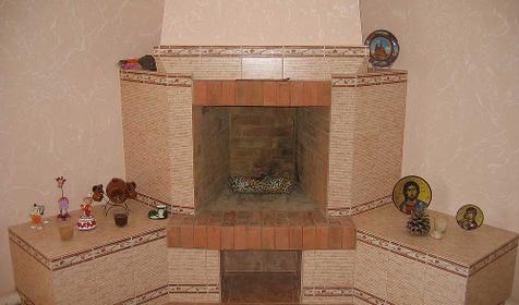 Камин в каминном зале мини-гостиницы Морская Лилия, г. Туапсе