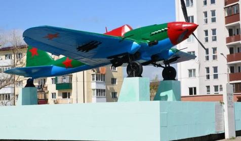 Памятник самолету ИЛ-2, г. Новороссийск