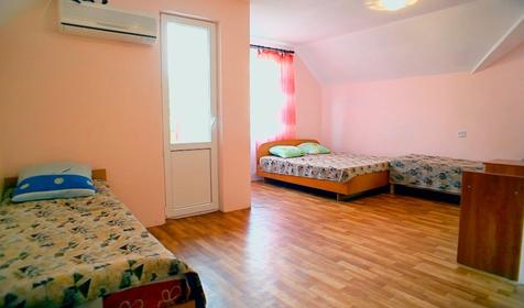 Трехместный стандарт плюс. Мини-отель Фрегат, Крым, с. Поповка