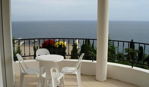 Студия люкс. Отель Ренессанс, Крым, г. Алушта