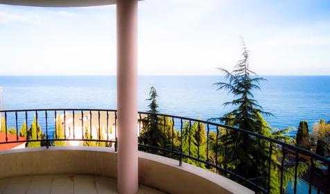 Двухкомнатный люкс. Отель Ренессанс, п-ов Крым, г. Алушта