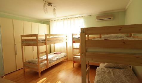 Like Hostel