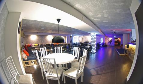 Best Days Hostel & Club