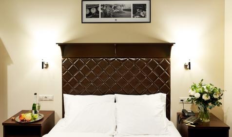 11 Hotel & Garden