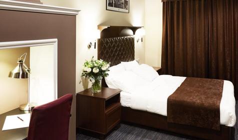 11 Hotel & Garden