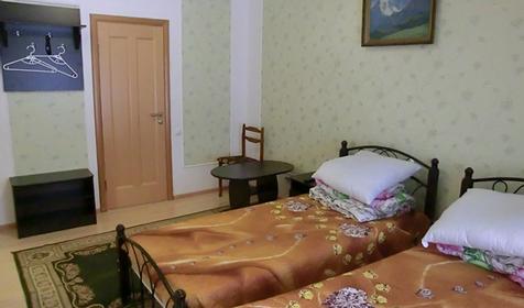 Трехместный номер стандарт. Отель Айс Черри, КЧР, г. Карачаевск, кп. Домбай