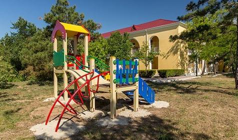 Детская площадка. Парк отель Романова, Республика Крым, г. Евпатория